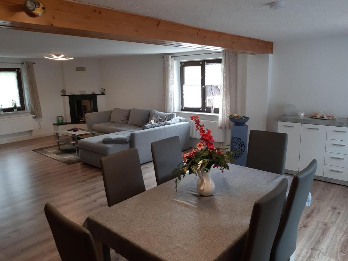 Familienfreundliche Ferienwohnung Zschorlau Εξωτερικό φωτογραφία